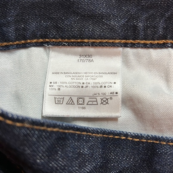 Old Navy Famous Jeans Slim Size 31 x 30 - Picture 7 of 7